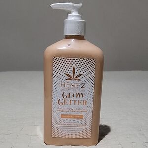 New Sealed Hempz Glow Getter Shimmering Herbal Body Moisturizer 17 Fl. Oz